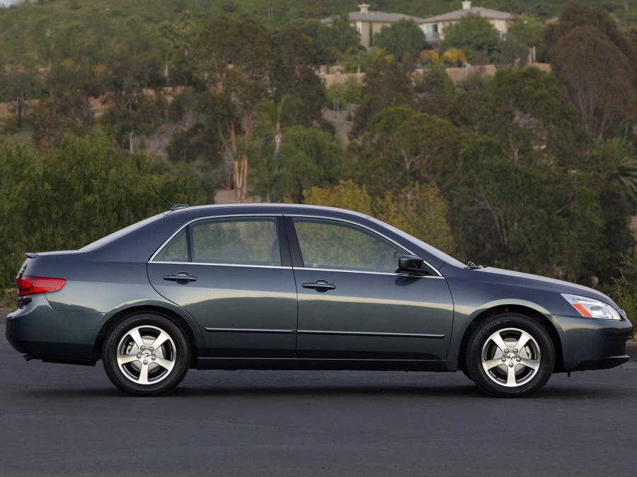  Honda Accord Hybrid 2005 года  (US) (фото 29 из 30)